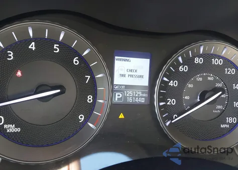 2015 Infiniti Q70 3.7 из США, поврежденный, VIN JN1BY1AP5FM541701